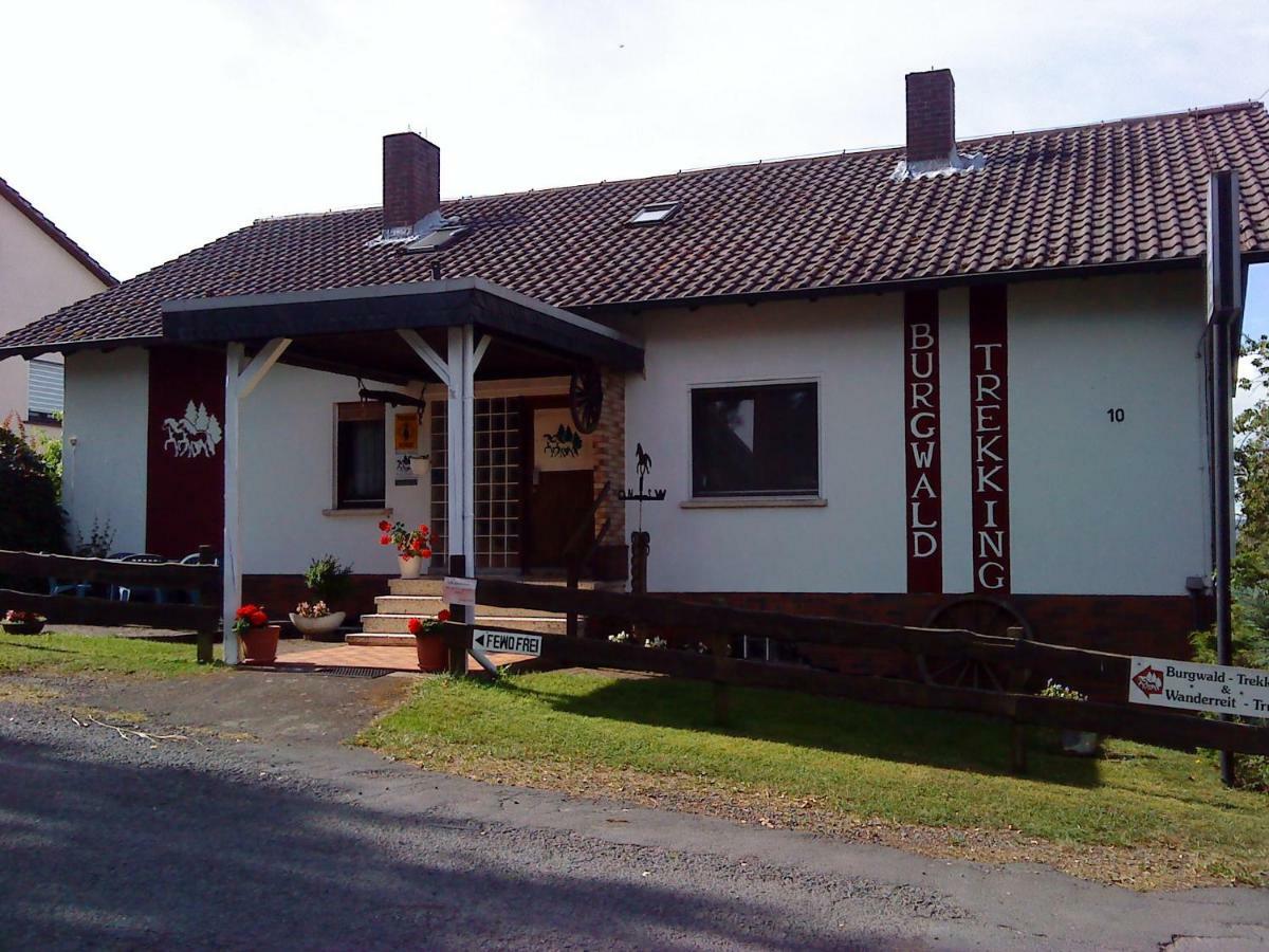 Gaestehaus Burgwald-Trekking Mittelsimtshausen Kültér fotó