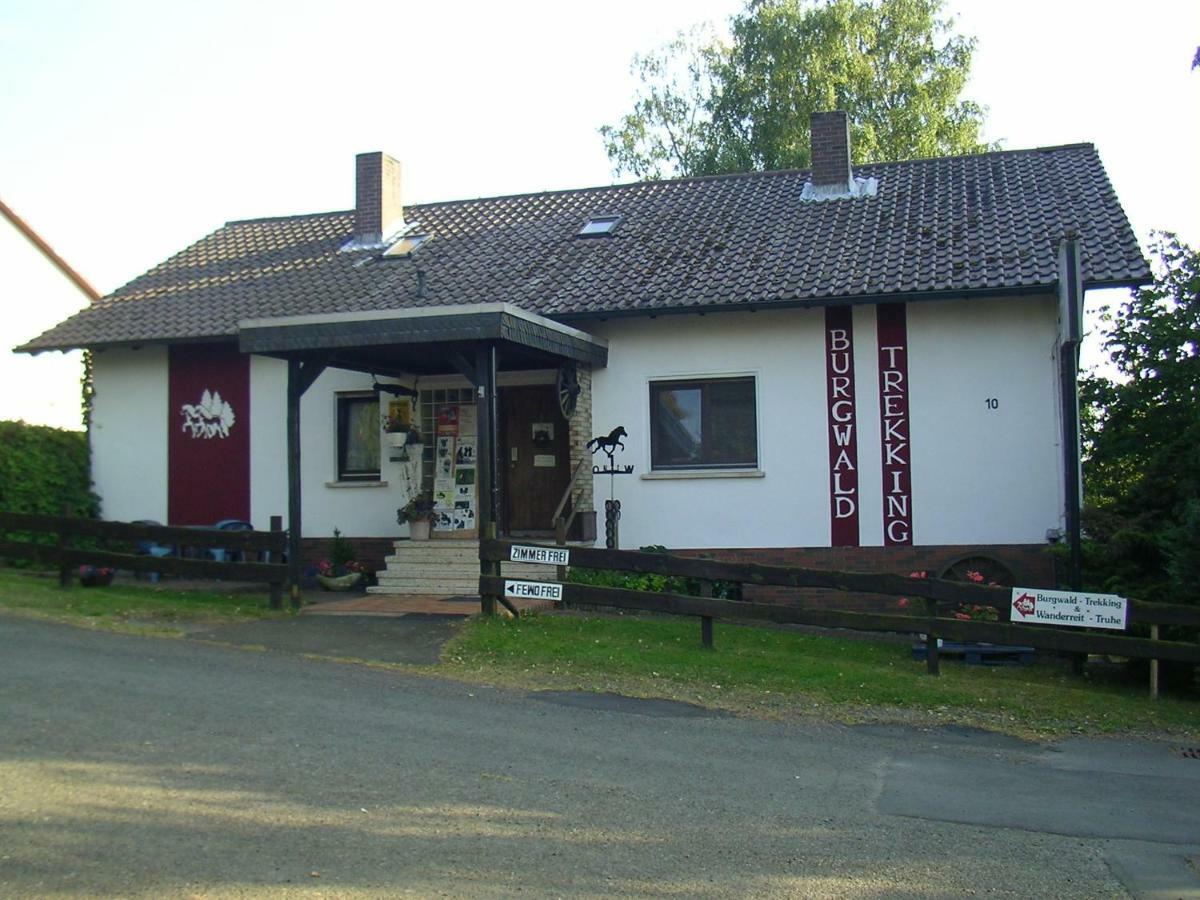 Gaestehaus Burgwald-Trekking Mittelsimtshausen Kültér fotó